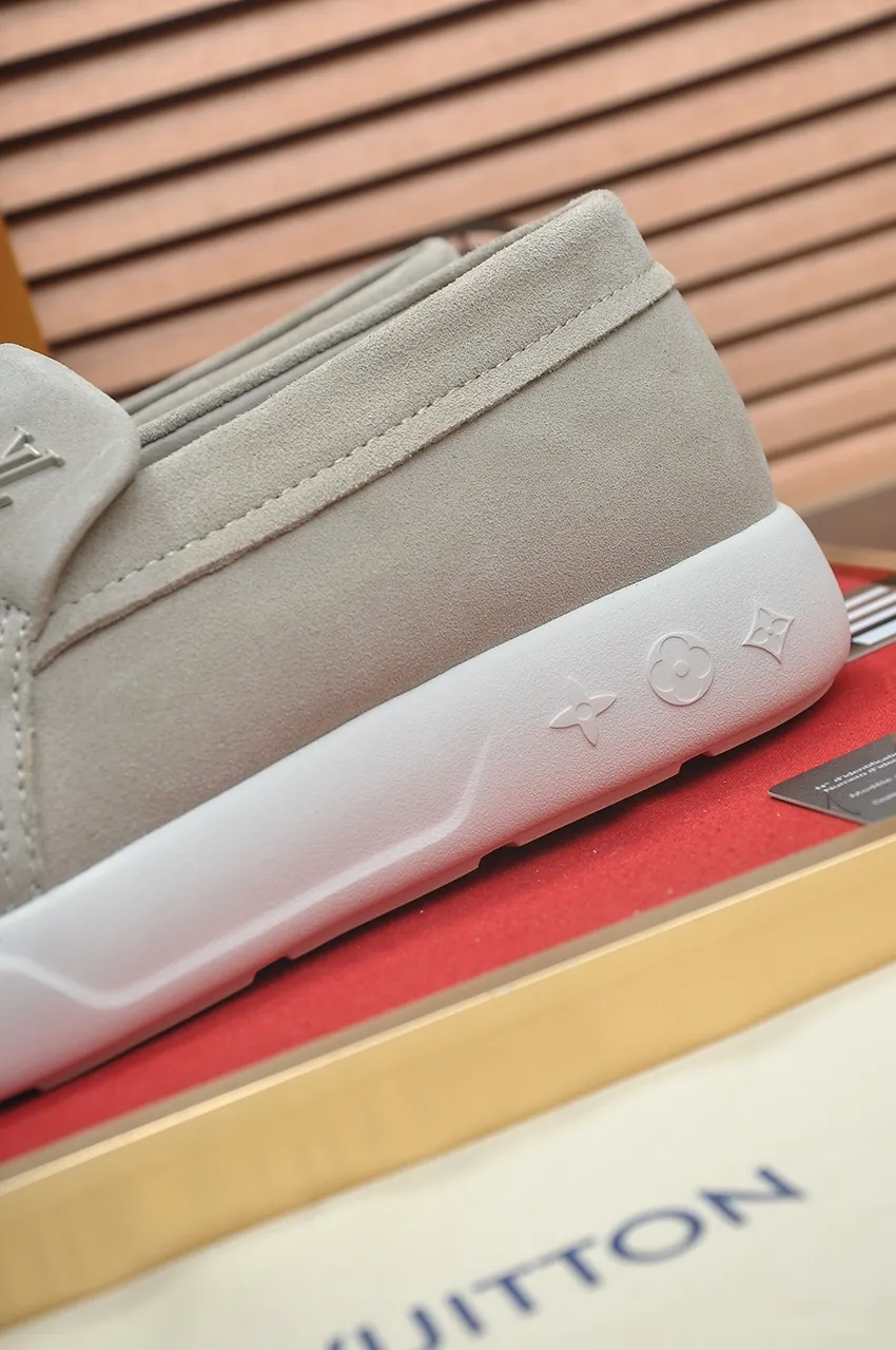 Men's men's shoes 💰700💶[LOUIS VUITTON] new original order 🍀LV Louis Vuitton * - top version of LV classic trendy shoes! Made of imported original LV fabric with rubber surface, breathable cowhide lining, and original wear-resistant rubber foam outsole! High quality products! The yardage is 38-44.